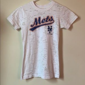 White Mets shirt